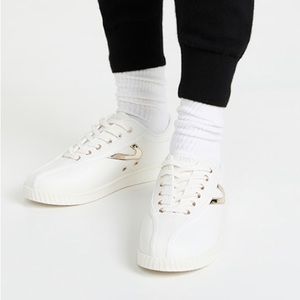 ‼️RARE‼️ leather nylite plus sneakers tretorn